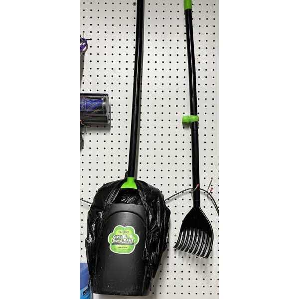 Large Swivel Bin & Rake Pooper Scooper with 40 Waste Bags G400300